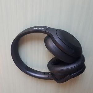 Sony wireless noise cancelling headphones